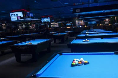 Griff's Bar & Billiards